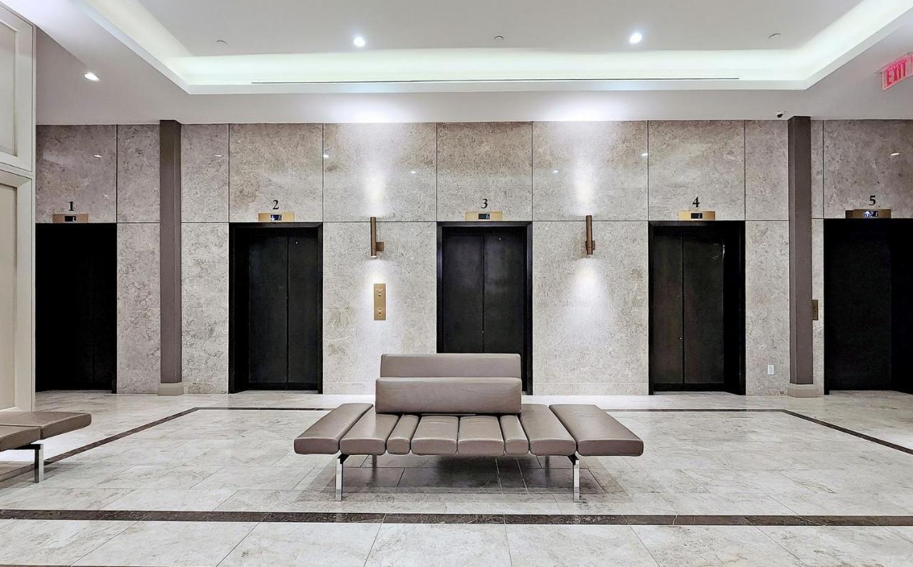 University Of Toronto Utsg Suites Экстерьер фото