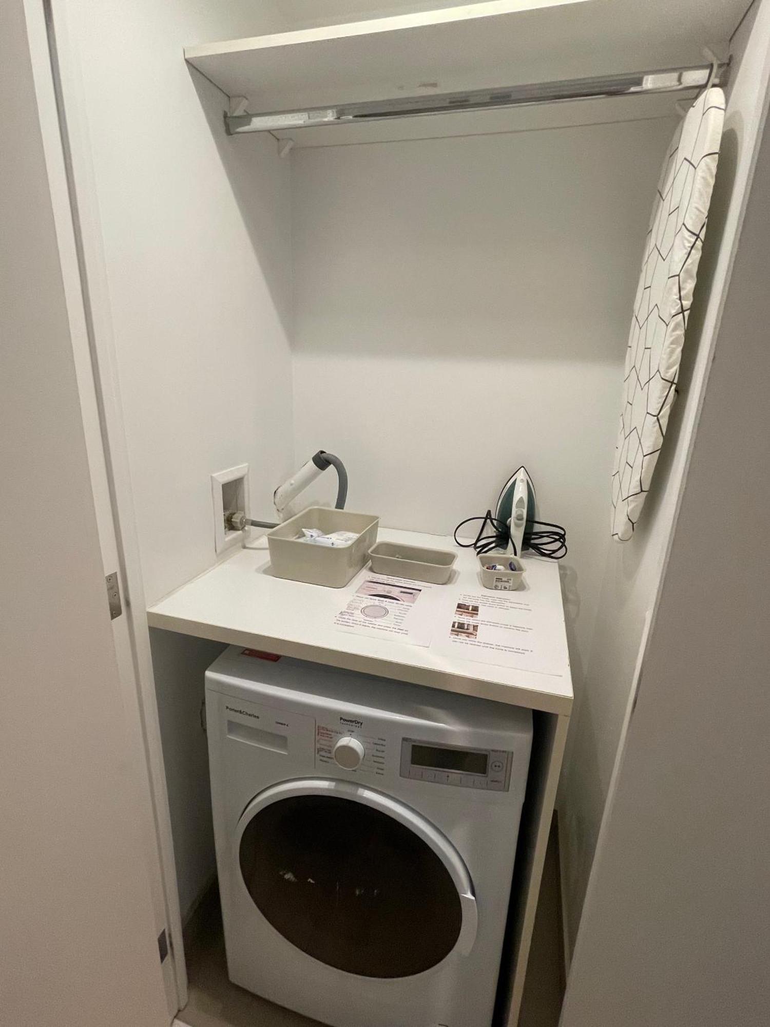 University Of Toronto Utsg Suites Экстерьер фото